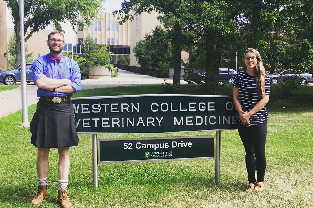 Roxana Lelewski (right) with Dr. Chris Clark at the WCVM. Submitted photo.